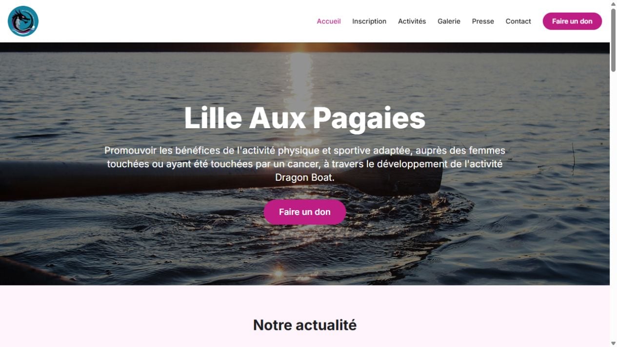 Accueil du site Lille Aux Pagaies, avec sa navigation et une présentation sur fond de photo de pagaie.